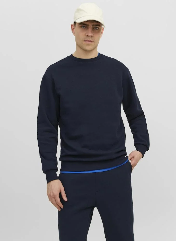 Solid Crew Neck Regular Fit Sweatshirt